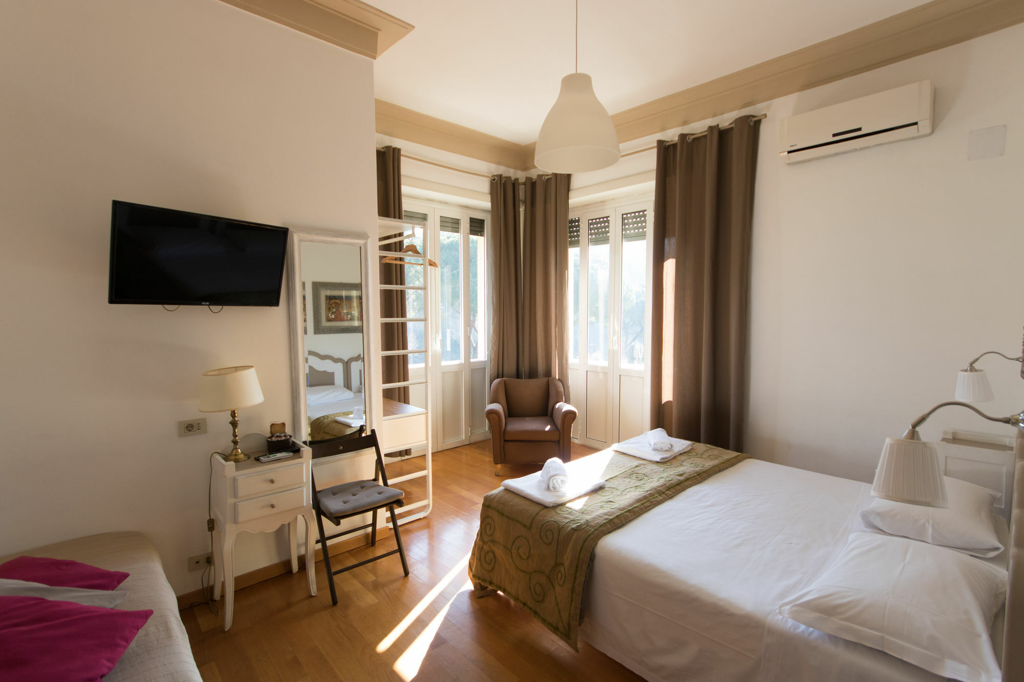 Le Suites Di Tevere Home Rome Bagian luar foto